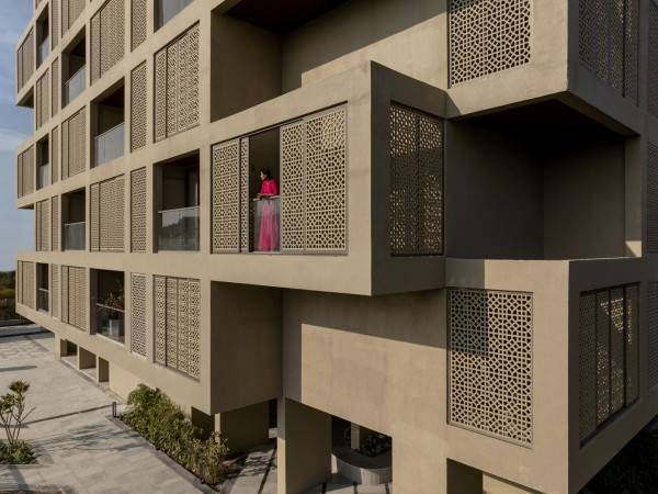 SCREEN 504住宅楼/桑杰·普里建筑师事务所