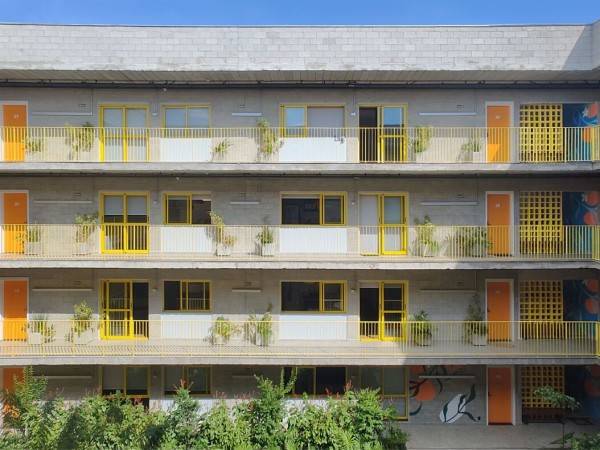 乌利文·坎皮纳斯/布兰科·梅奥·阿马雷洛+艾萨克·萨夫迪