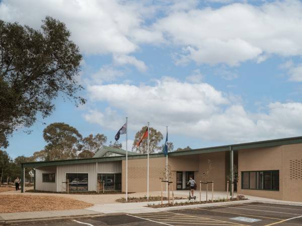 信达南小学/WHDA