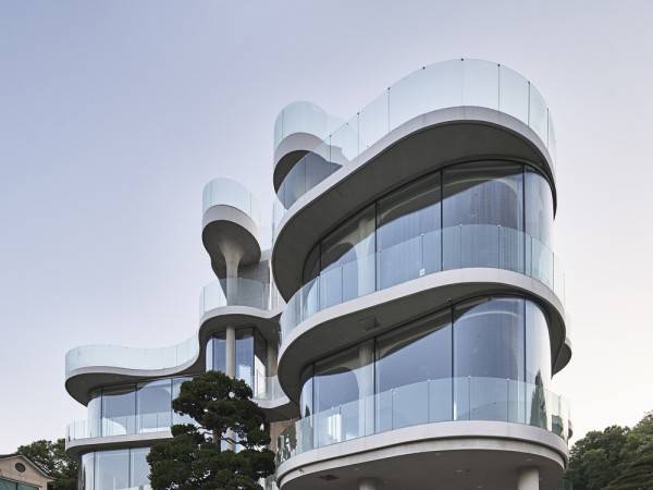 玫瑰玛丽咖啡馆/Chiasmus Partners