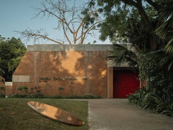 Urmila Kailash黑匣子，Kanoria艺术中心校园/桑加特工作室