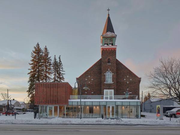 艺术集市/莫拉莱斯骑士建筑