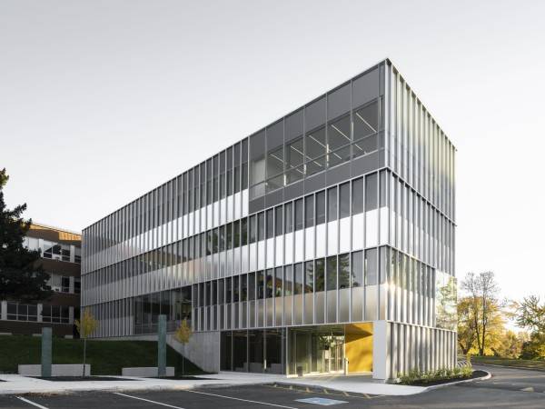 Pavillon A5艺术与人文学院/Saucier+Perrotte建筑事务所