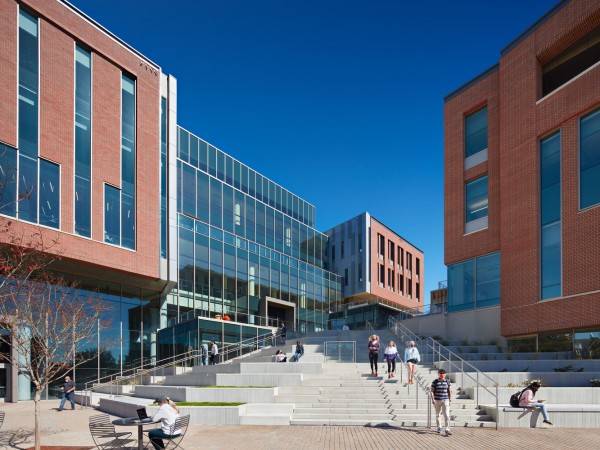 克莱姆森大学威尔伯·O和安·鲍尔斯商学院/L3SP+LMN建筑师