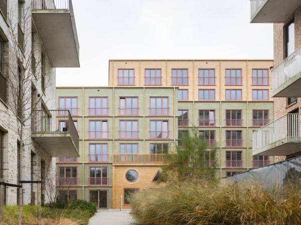 Volante社会住房/MONADNOCK