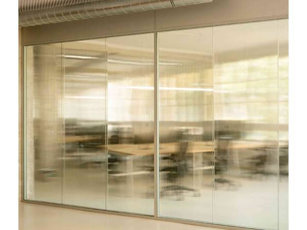 Chez Riot办公空间/ūti建筑