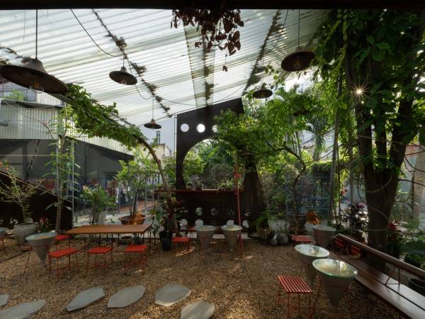 O以植物为基础的Thao Dien咖啡馆/xưởng xép