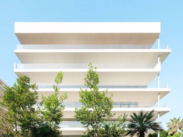 德·阿米奇斯 154 号住宅楼 / Giovanni Vaccarini Architetti