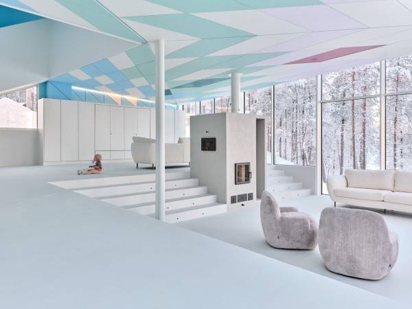 悬崖河畔别墅 / Pirinen Salo Oy