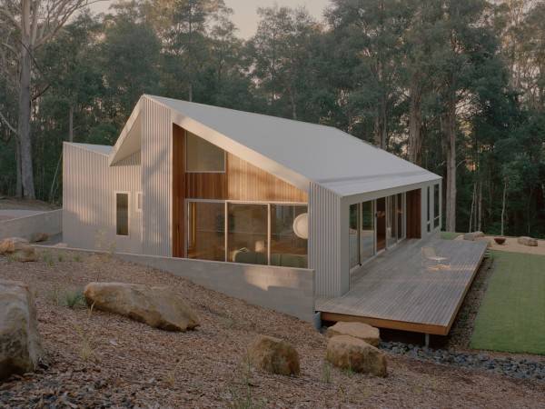 铁桉木屋 / Klaus Carson Studio