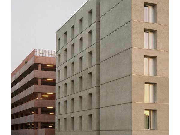 拉罗卡学生公寓 / A6A