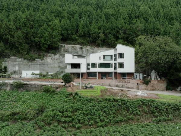 川东母亲之宅 / 門口建筑工作室