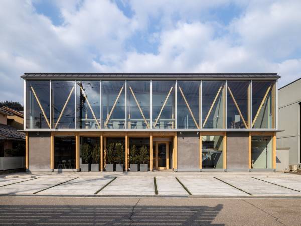 大树咖啡馆 / toit-design + Kazuto Nishi Architects