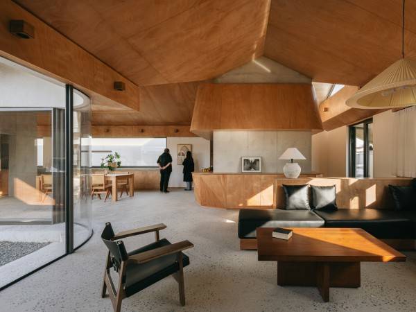 十字交叉之家： 一朵屋檐下的安顿与穿梭 / 察社办公室