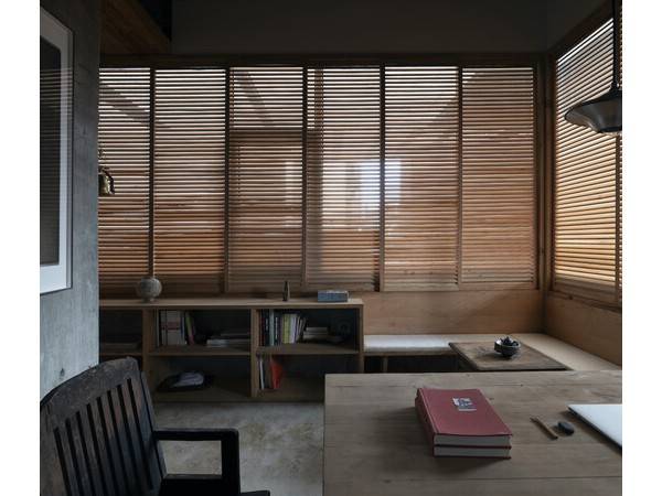 退化建筑新办公室 / 退化建筑