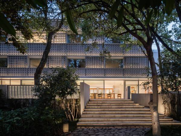 南京鼓楼锦上 OCC 餐厅 / BUZZ 建筑事务所