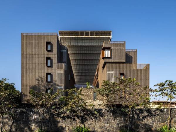 雷迪森度假酒店及水疗中心 / Malik Architecture