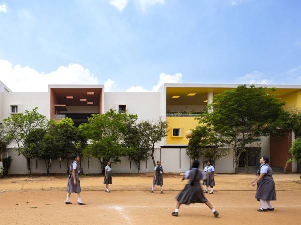 彩虹国际学校 / Spacefiction studio