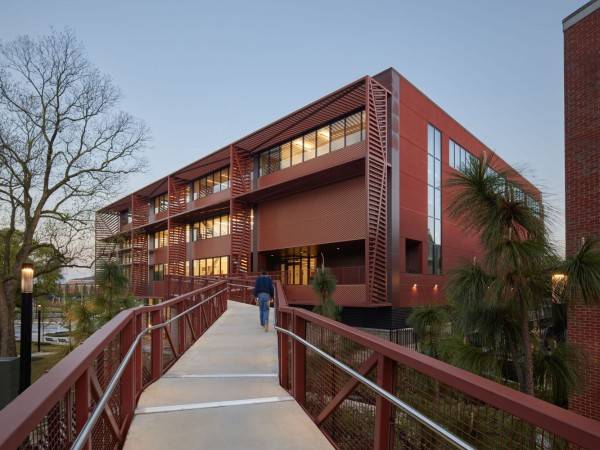 斯佩尔曼学院玛丽·施密特·坎贝尔中心 / Studio Gang