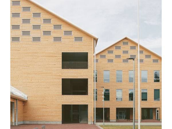 莫尼奥高中与文化中心 / AOR Architects