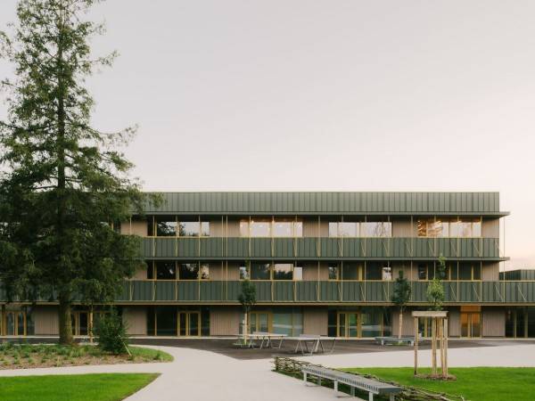 玛丽塞·巴斯蒂耶中学重建工程 / Tectoniques Architects