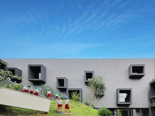 园舍 / HIBINOSEKKEI + Youji no Shiro + Kids Design Labo