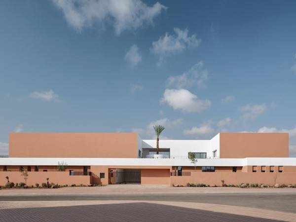 本杰里尔的雅克·马约雷尔学校 / ZArchitecture Studio