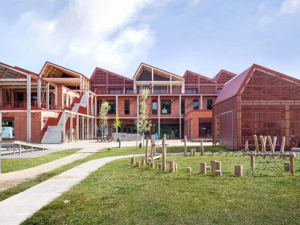 Dybkær 学校 / Sweco Architects