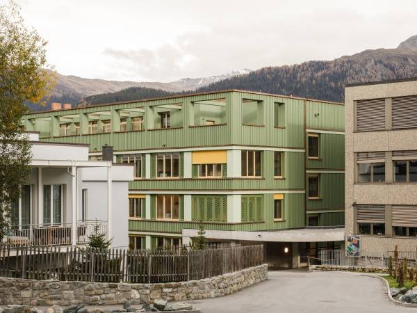 达沃斯学校改造 / CURA Architekten