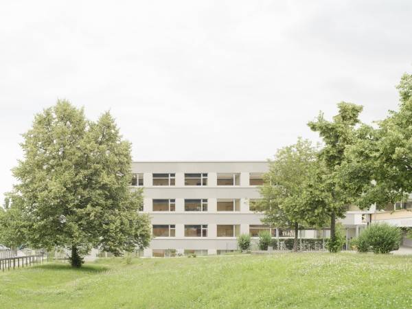 中学整修扩建 / wulf architekten