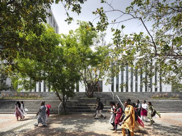 索纳大学中心与图书馆楼 / IMK Architects