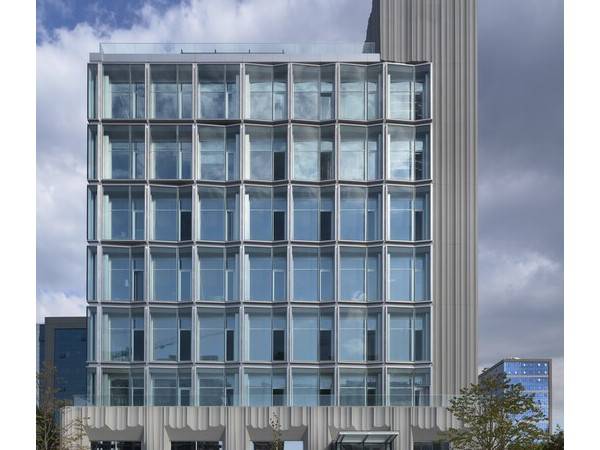 石英广场 / Salon Alper Derinbogaz