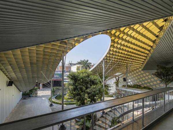 Space4Youth 多功能社区综合体  / 23o5Studio