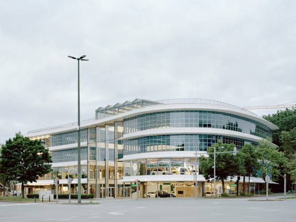 莫比利斯立体停车楼 / XDGA