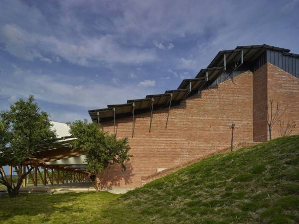 桃里-沼山村村民中心 / THAD 素朴工作室