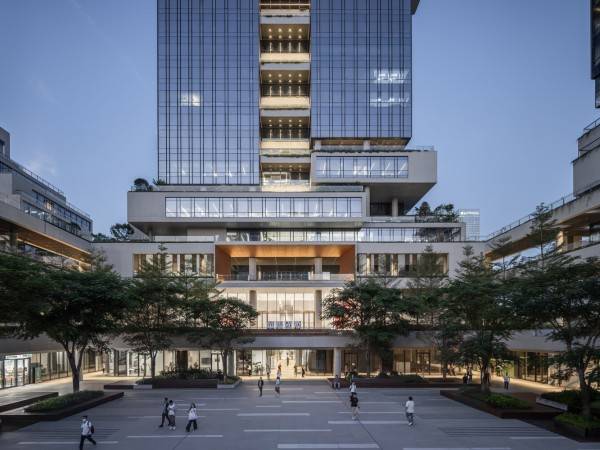 龙华设计产业园总部大厦 / 华阳国际