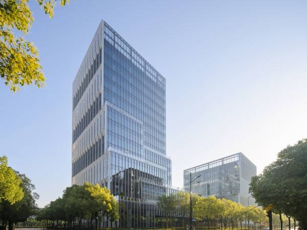 张江人工智能产业创新与服务平台 / 致正建筑工作室