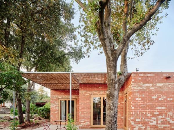 GJ 之家 / Alventosa Morell Arquitectes