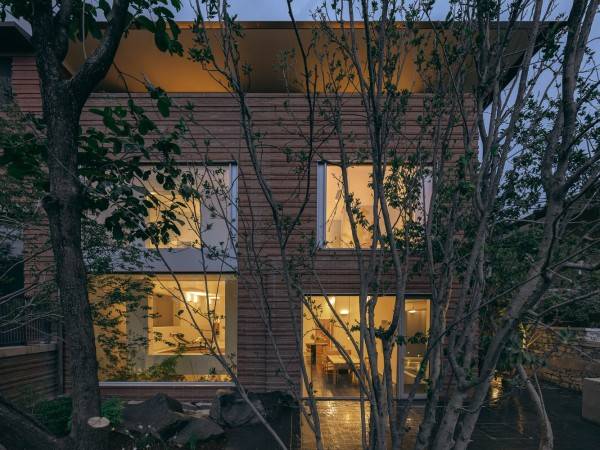 J 住宅 / 左通右达建筑工作室