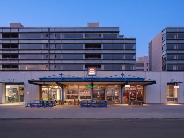 ANAR FC 阿那亚店 / 大于建筑