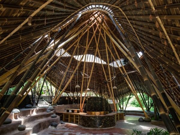 达普尔·纳加共享厨房与用餐空间 / Bamboo U