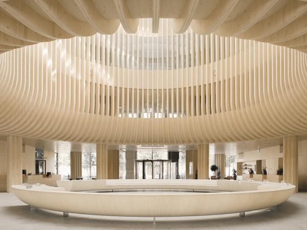 Katajanokan 码头酒店及办公大楼 / Anttinen Oiva Architects