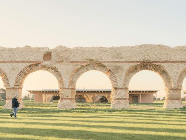 法国沙波诺游客中心 / LINK Architectes Associés