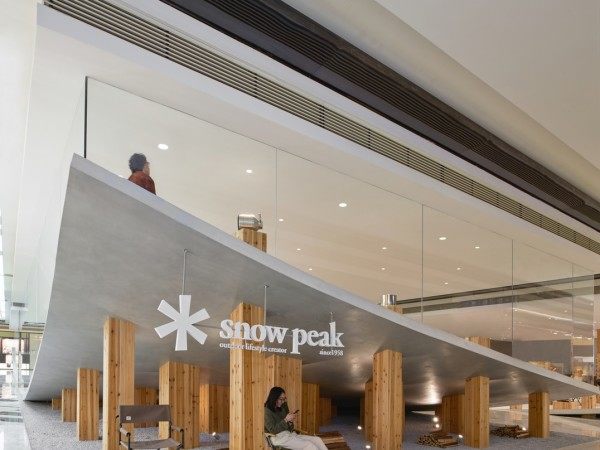 Snow Peak 苏州美罗百货新区店 / KiKi 建筑设计事务所