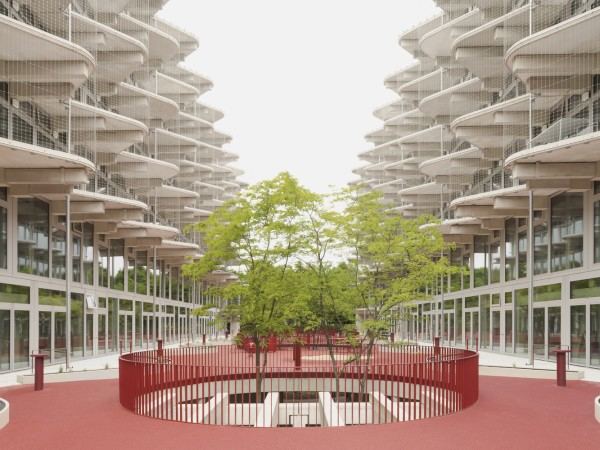 莱昂·费希特万格街住宅区楼群 / FAR frohn&rojas