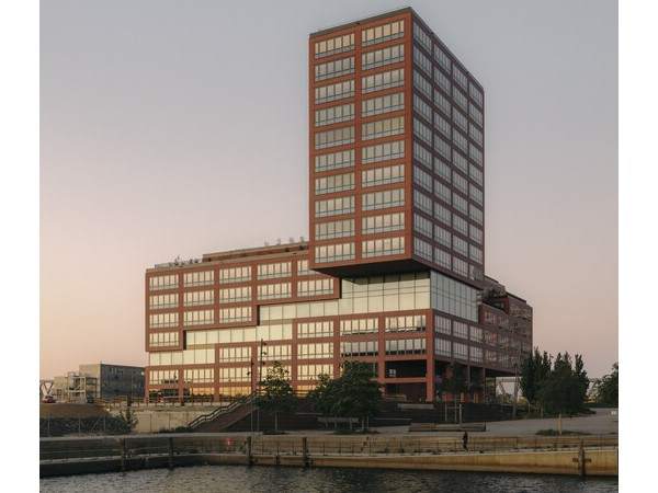 EDGE 港口城 / HENN