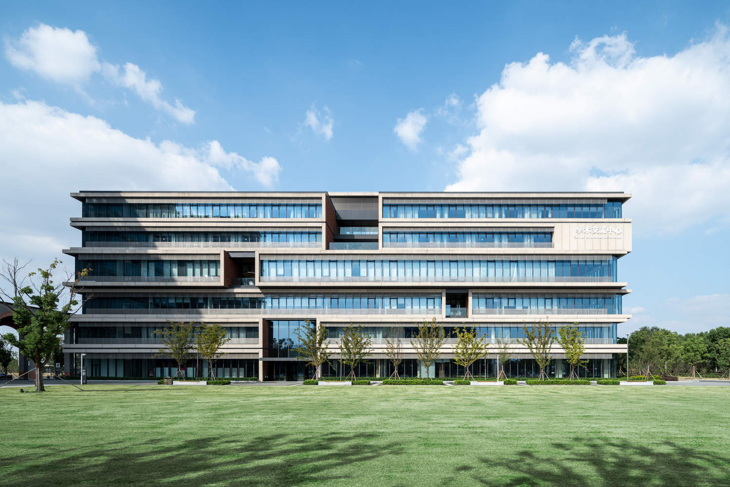 苏州大学未来校区Ⅰ期规划 / 日建设计