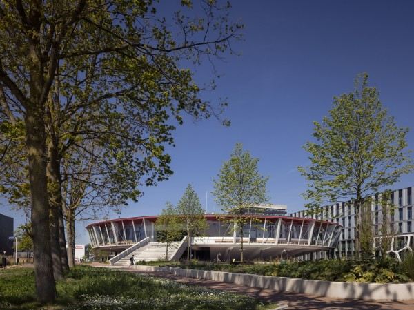 莱顿大学演讲厅 / Civic Architects