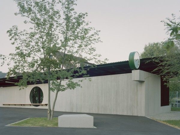Bota Dürnten 学校 / Lukas Raeber Architects
