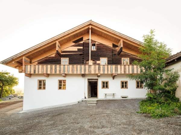 木结构农舍遗产更新项目 / Maximilian Hartinger Architekt